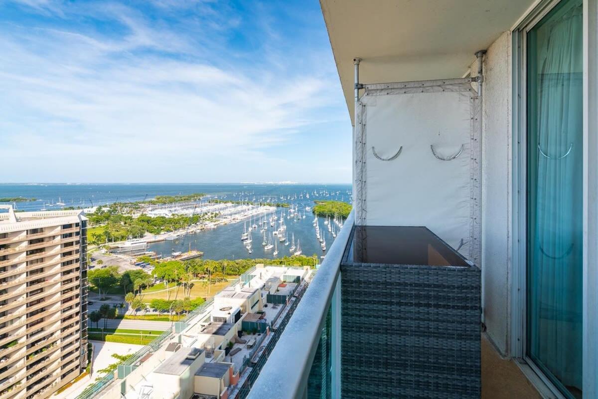 City View Balcony Steps From Restaurants, Peacock Park & Marina Miami Exterior photo