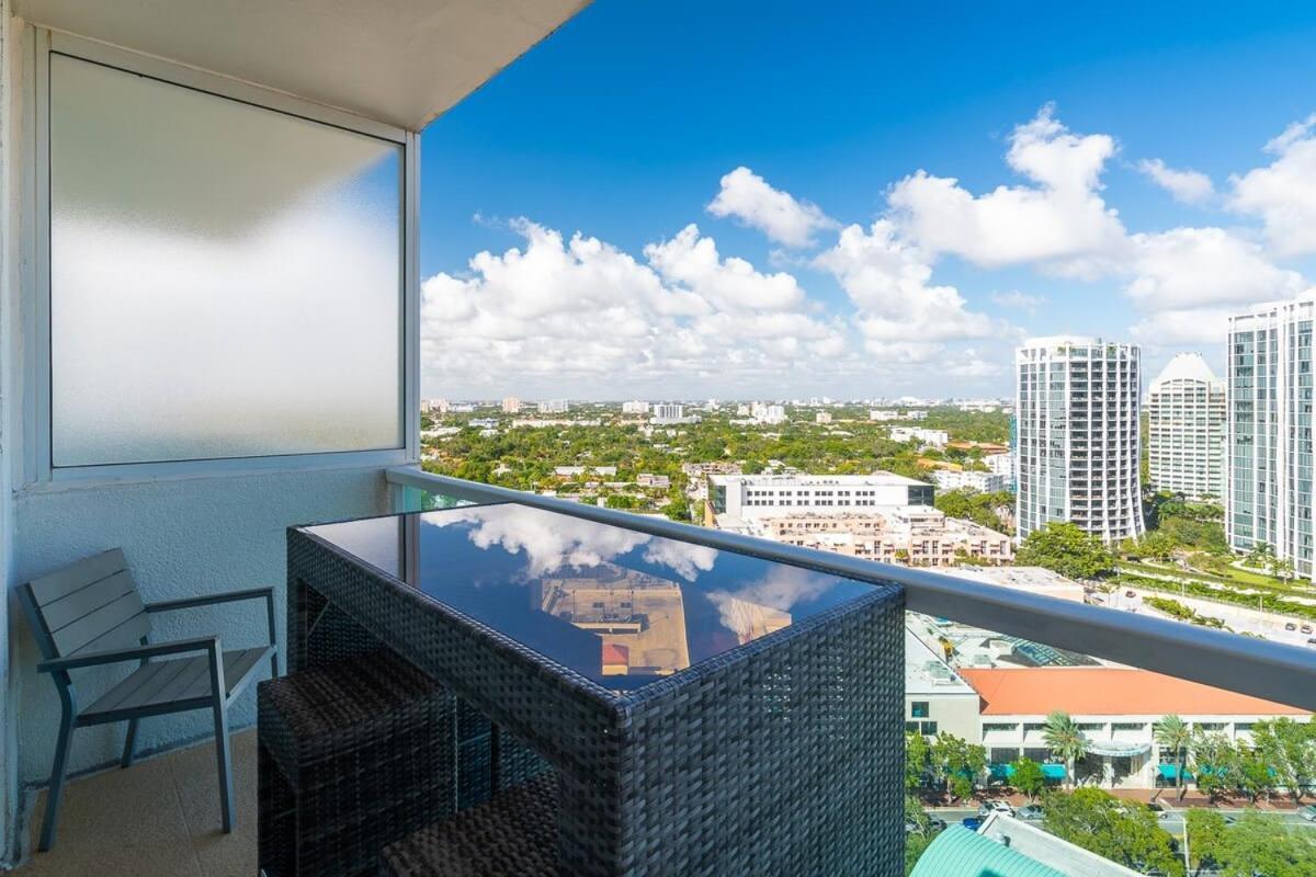 City View Balcony Steps From Restaurants, Peacock Park & Marina Miami Exterior photo
